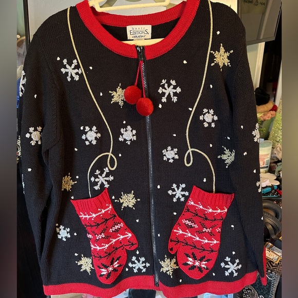 Basic Editions Sweaters - Basic Editions Festive Black and Red Cardigan